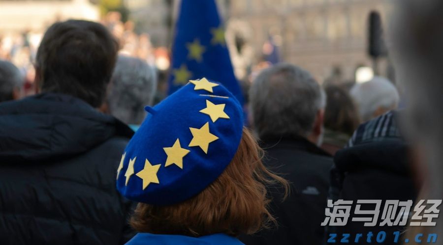 招商电子:中芯国际(00981)2025 Q3收入指引环比增长,2025 Q4备货能见度下降